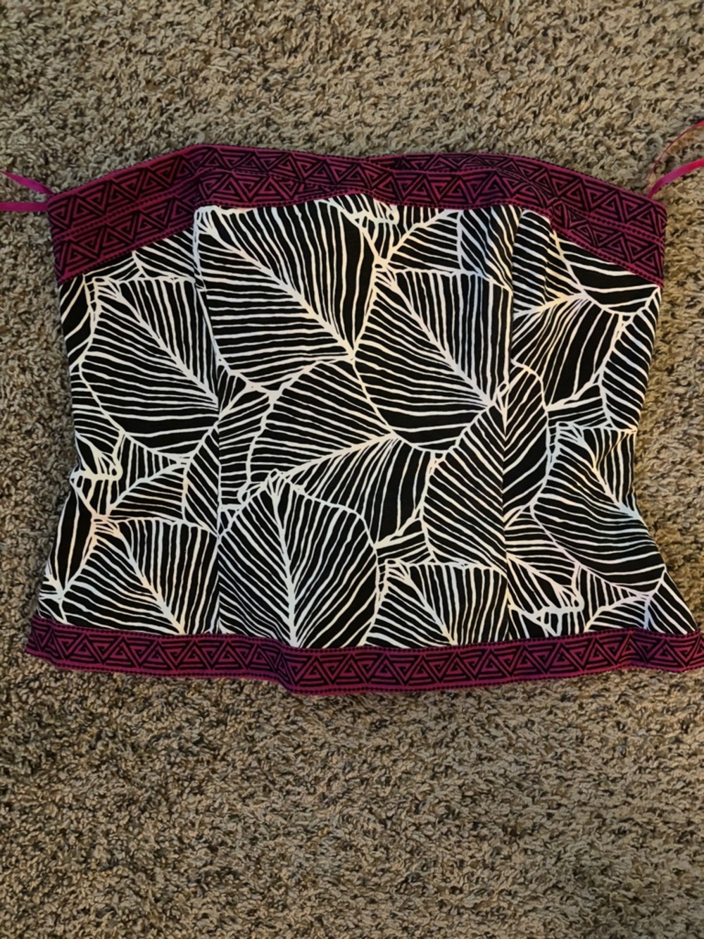 White House Black Market- Black and White Leaf Pattern Strapless Top